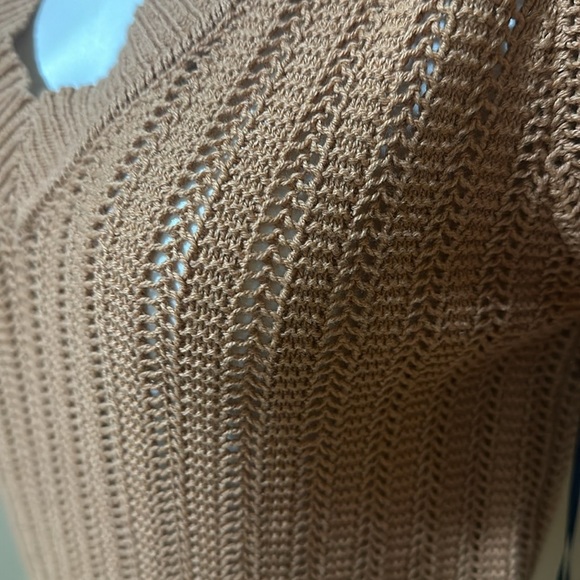 RACHEL Rachel Roy Brown V-Neck top - Picture 3 of 9